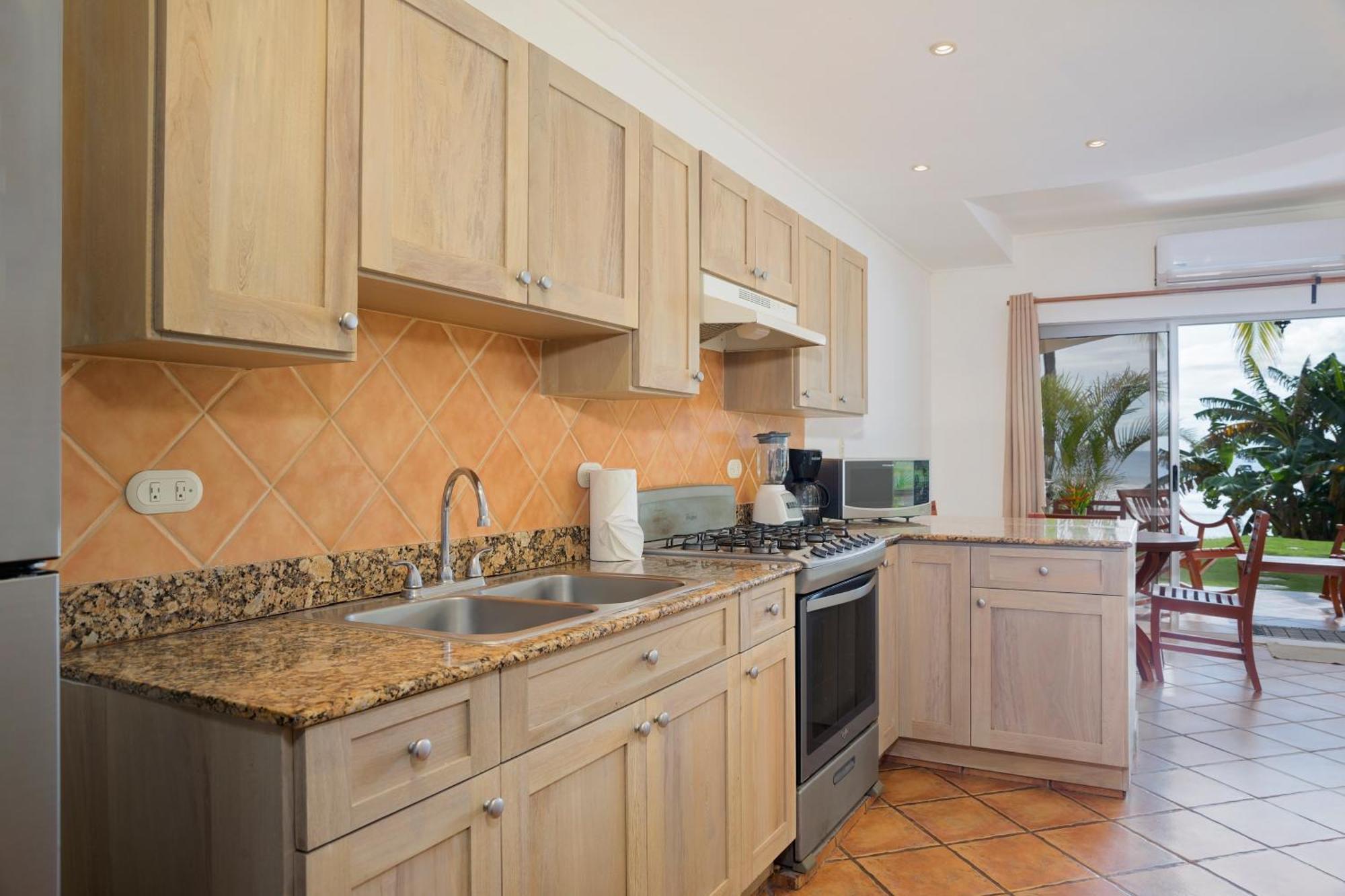 Villas Iguana A-13 Beachfront Condo Eksteriør bilde